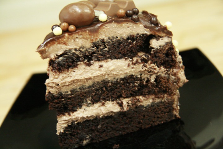 czekoladowy kinder tort