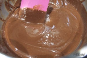 roztopiona czekolada i masło orzechowe