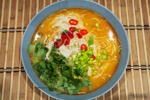 tajska zupa z czerwonym curry