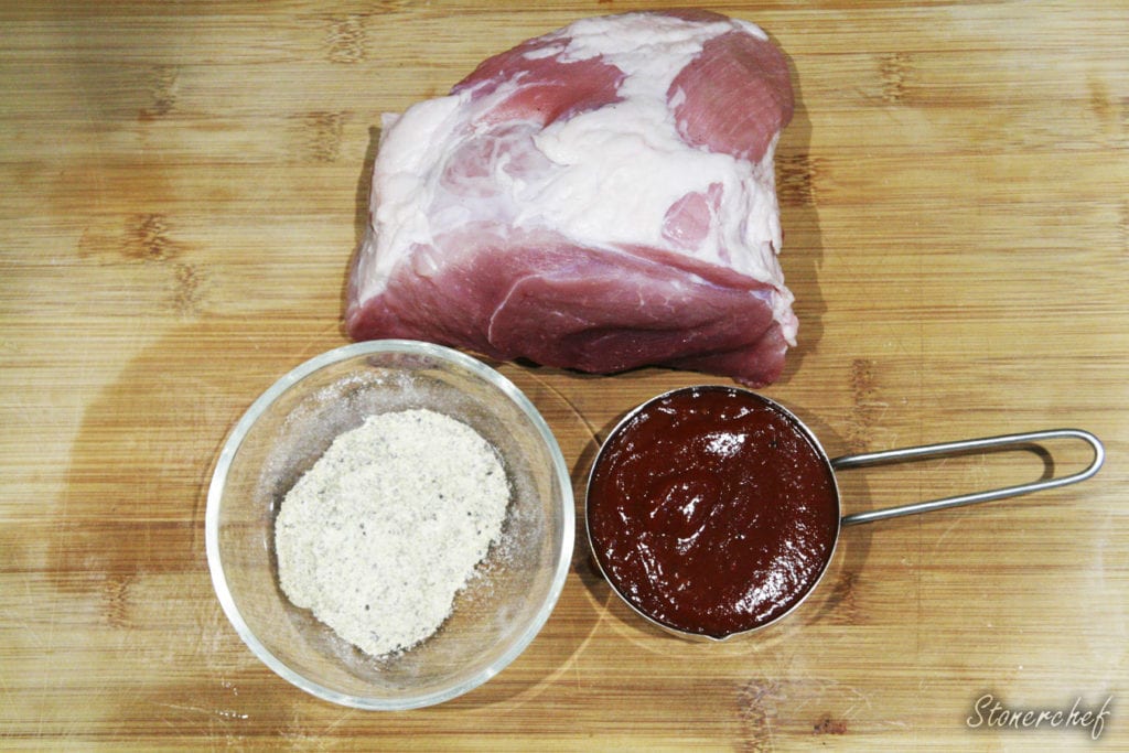 składniki na szarpaną wieprzowinę w barbecue
