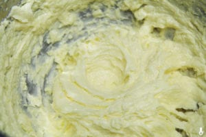 masło utarte z cukrem