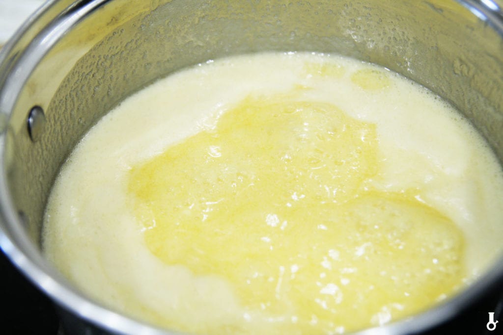 zagotowane masło z miodem