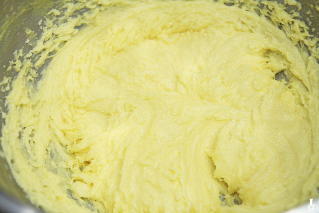 cukier utarty z masłem i żółtkami