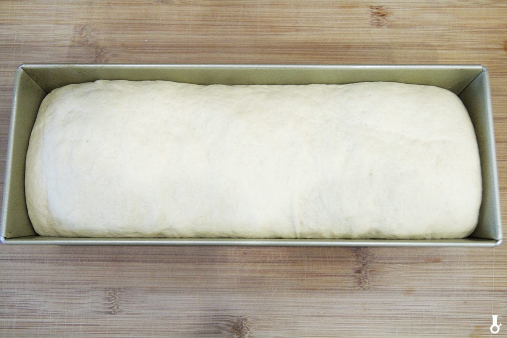 wyrośnięty maślany chleb tostowy