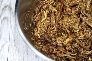 szarpany kurczak w sosie miodowo-czosnkowym