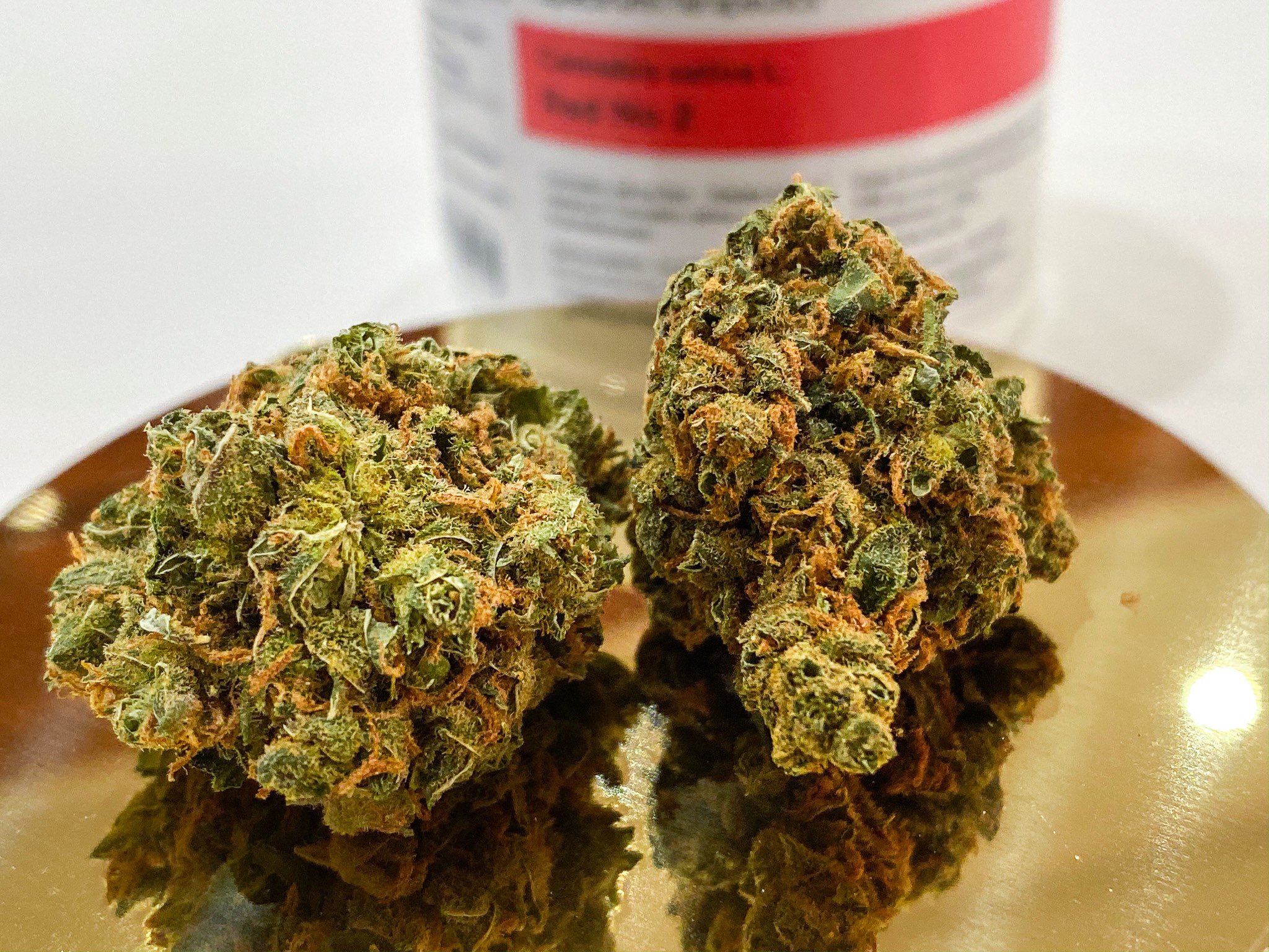 Medyczna marihuana: opis i recenzja suszu Red No. 2 (Lemon Skunk) -  Stonerchef